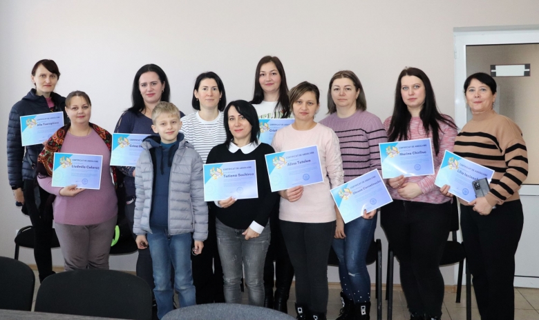 Femei refugiate din Ucraina și din comunitate au dobândit cunoștințe digitale esențiale