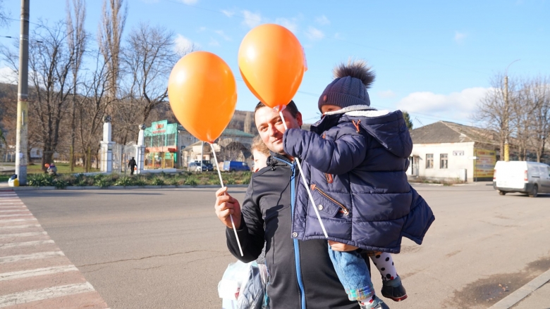 Flash-mob ”SPUNE STOP VIOLENȚEI!”