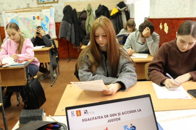 Elevii de la Gimnaziul Șolcani învață despre drepturi, respect și șanse egale