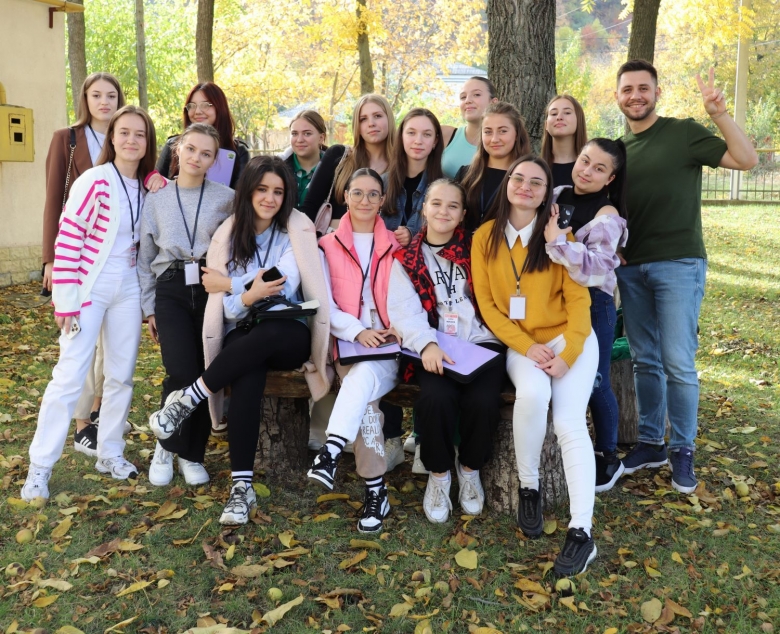 Dezvoltarea Capacităților de Leadership: Luarea Deciziilor și Social-Media