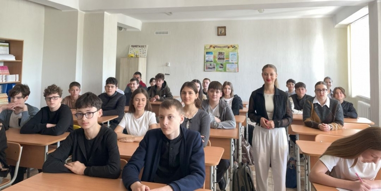 Egalitatea începe din școală: Lecție interactivă la Liceul „Constantin Stere”