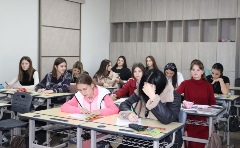 Tinerii de la Colegiul „Mihai Eminescu” – Mai Informați, Mai Conștienți