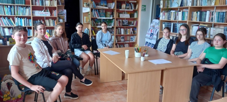 Tinerii din Vădeni au construit punți spre democrație și implicare civică